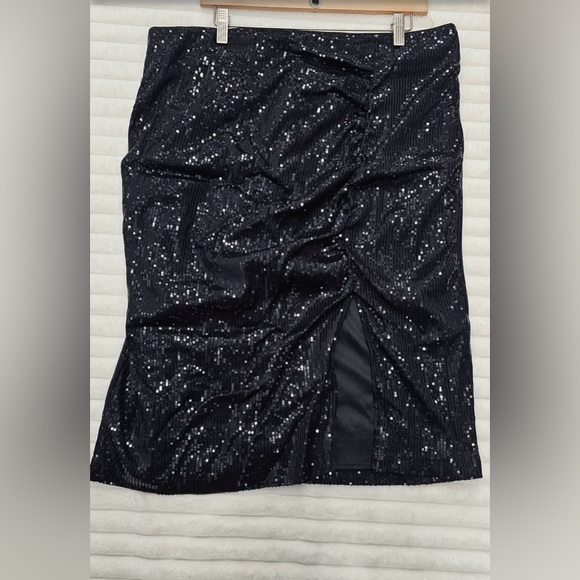 NY & Co Black Sequin Squirt Size 2XL - Picture 2 of 4